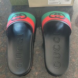 Brand new never worn men’s Gucci Slides pristine condition.